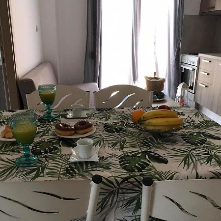 Kostas Apartment Ієрісос Екстер'єр фото