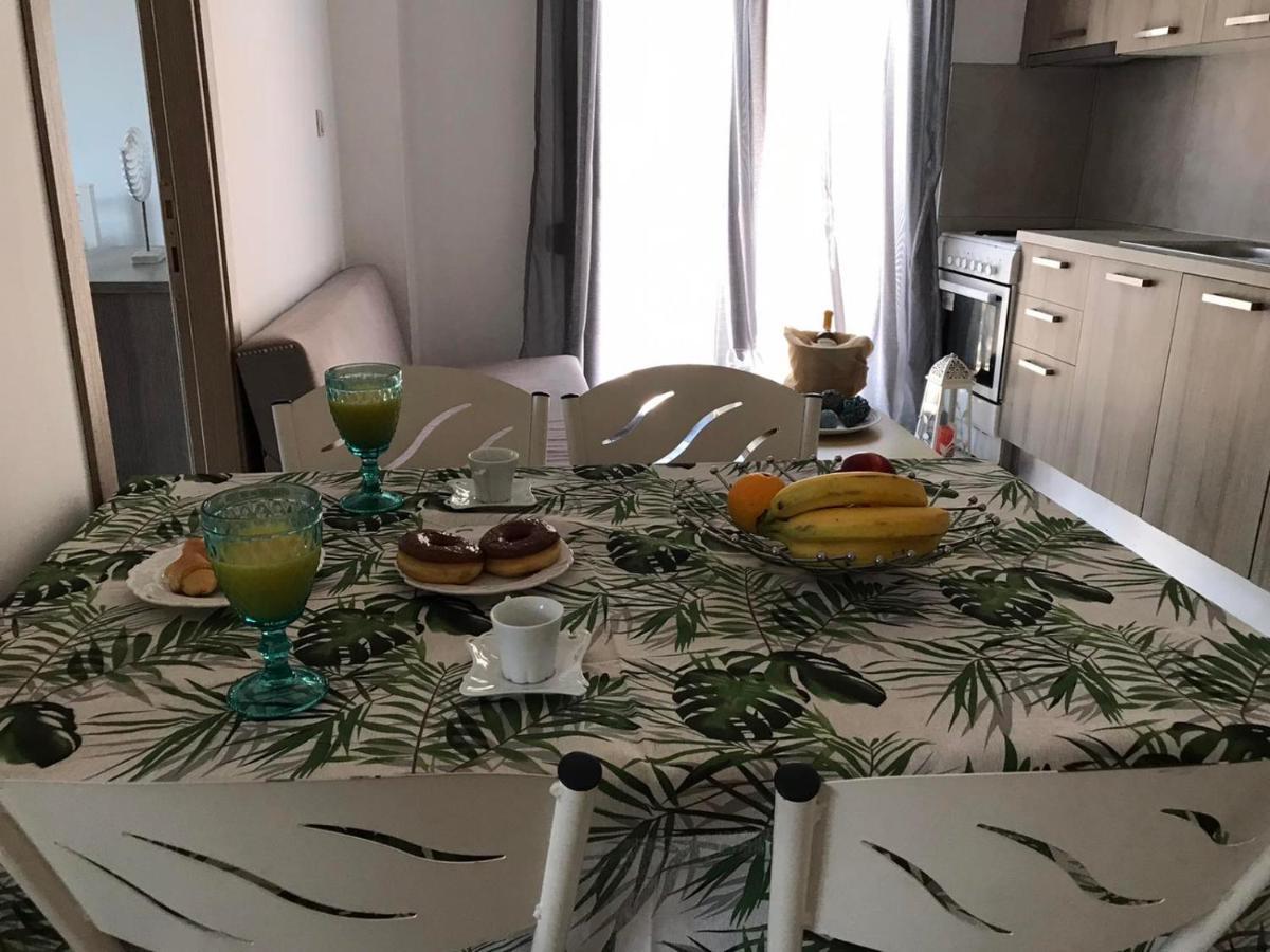 Kostas Apartment Ієрісос Екстер'єр фото