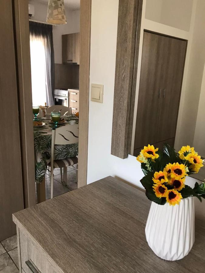Kostas Apartment Ієрісос Екстер'єр фото